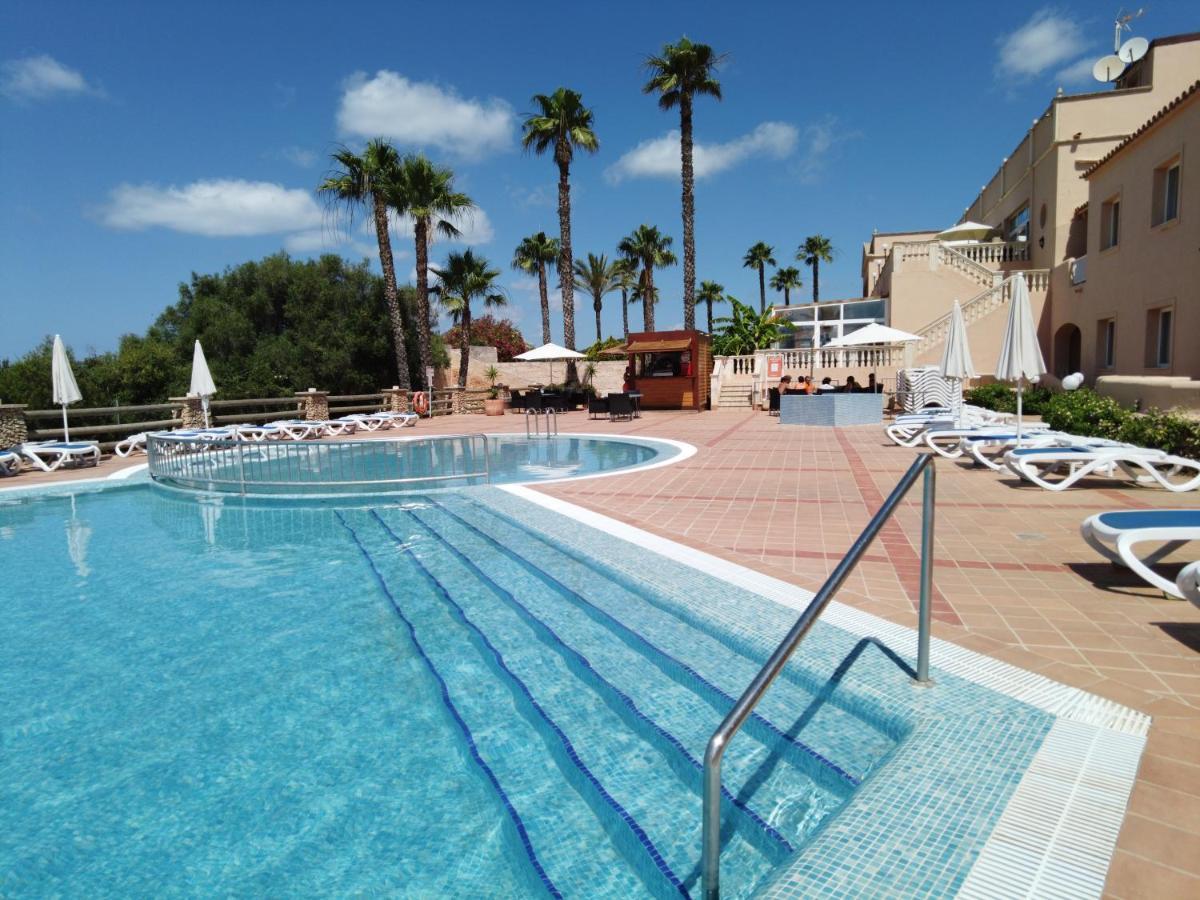 Hotel Arenas de Son Bou Exterior foto