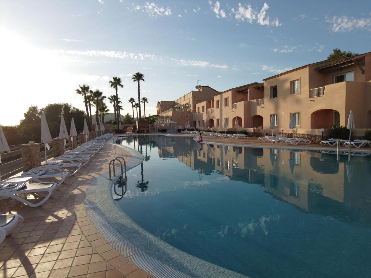 Hotel Arenas de Son Bou Exterior foto